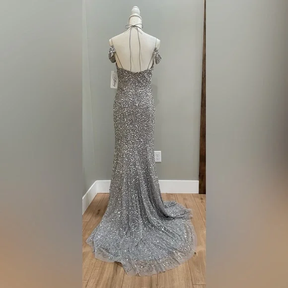 🌟Host Pick🌟Women’s Silver Tiffany Designs Sequined Gown